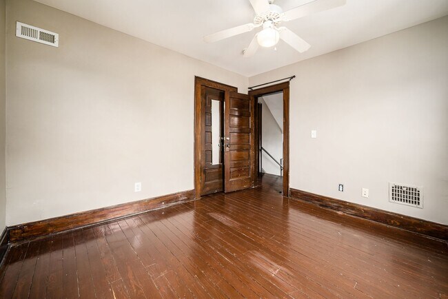 Br 2 - 144 E Tompkins St