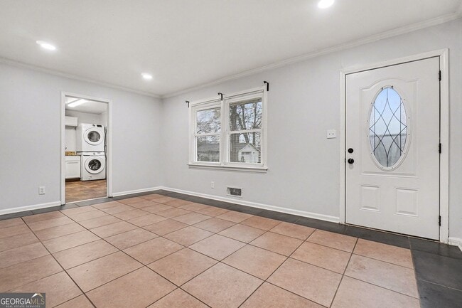 Building Photo - 2874 Cheney St