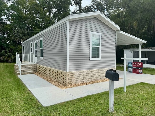 Building Photo - 843 E Colonial Cir