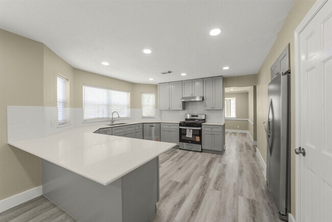 Building Photo - 4138 Club Valley Dr