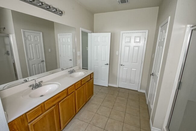 Building Photo - 26267 Avoyelles Ave