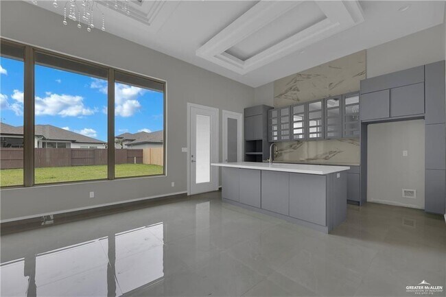 Building Photo - 17 Viola St