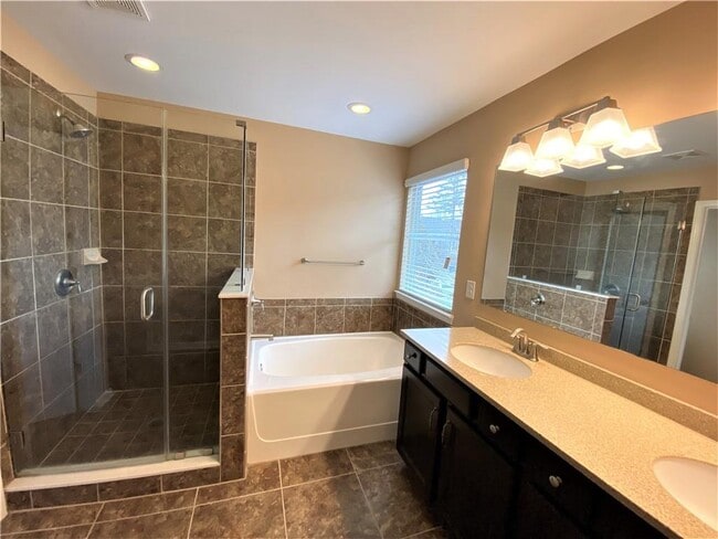Building Photo - 2186 Hillview Dr NE