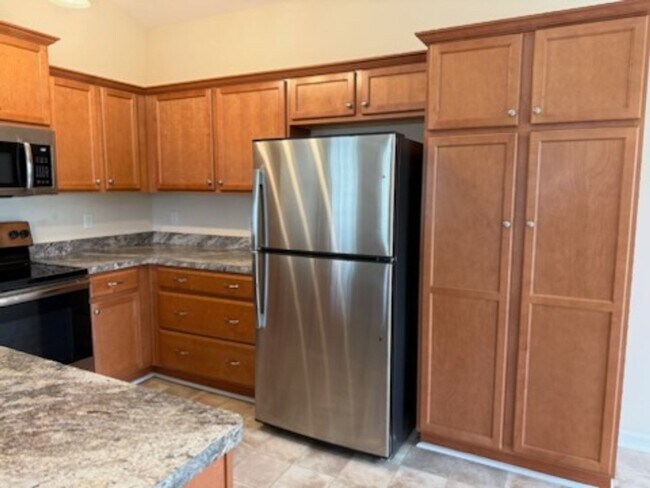 Building Photo - Wow! Incredible Luxury Townhome in Williamsburg!