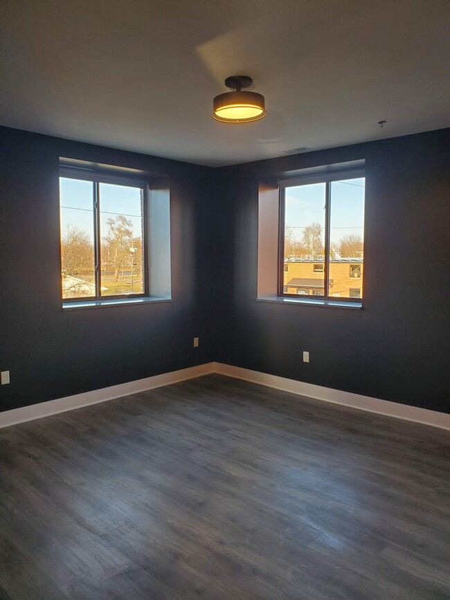 Master Bedroom - 438 E Brackenridge St