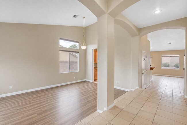 Building Photo - Anthem Gem with 3-Car Garage & Spacious Backyard