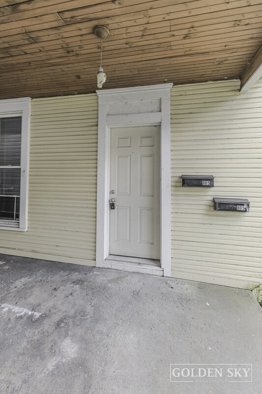 Building Photo - 805 W Main St