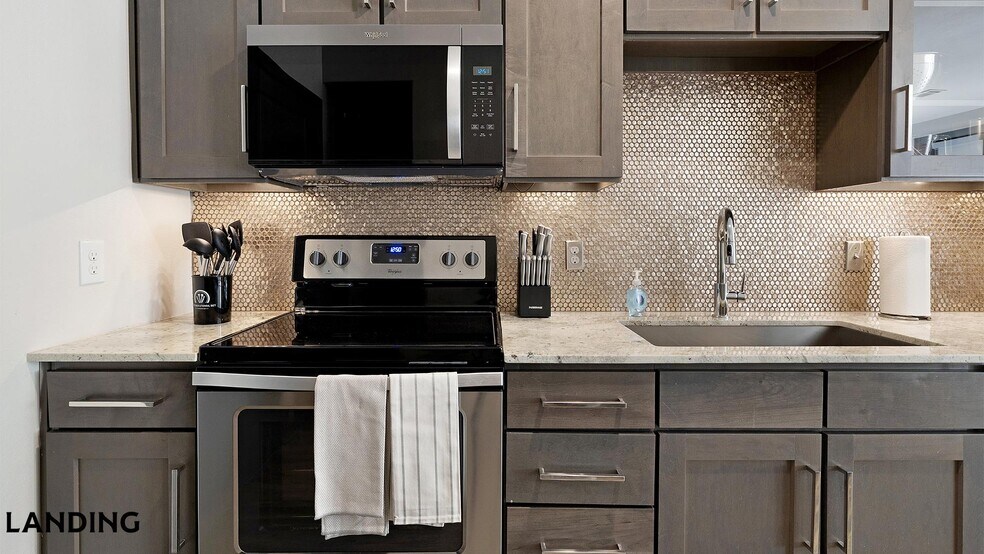 Building Photo - 3001 Crockett St