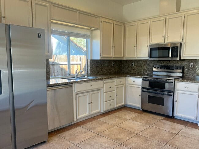 Building Photo - 15264 Medella Cir