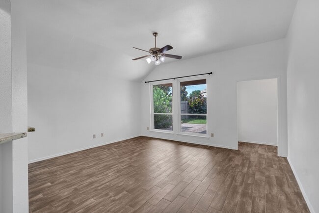 Building Photo - 28223 Fantail Dr