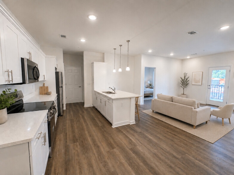 Building Photo - Olive Street Apartments