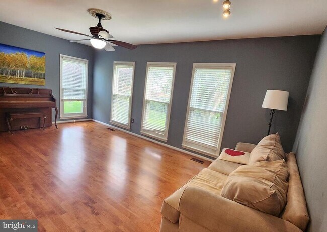Building Photo - 13923 Middle Creek Pl
