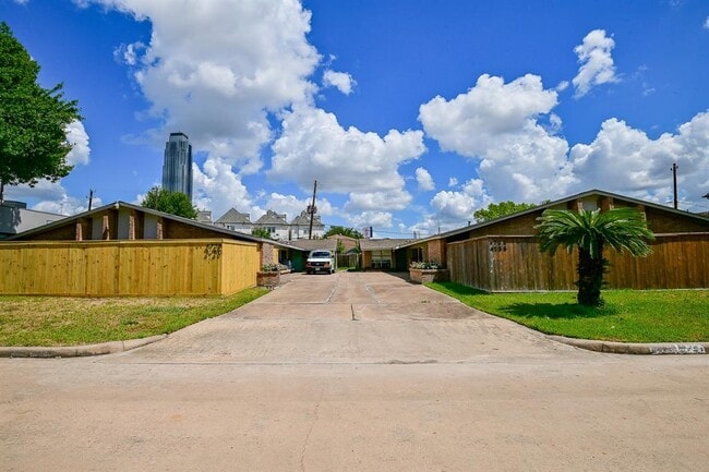 Building Photo - 4738 Merwin St