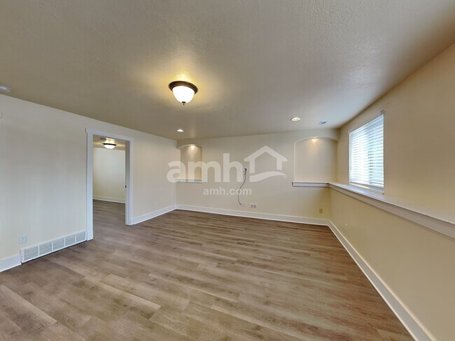 Building Photo - 4915 W 150 N