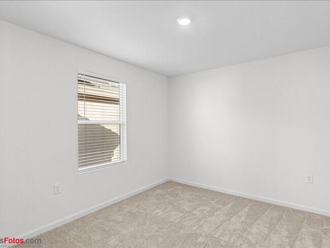 Building Photo - 364 Pismo Dr