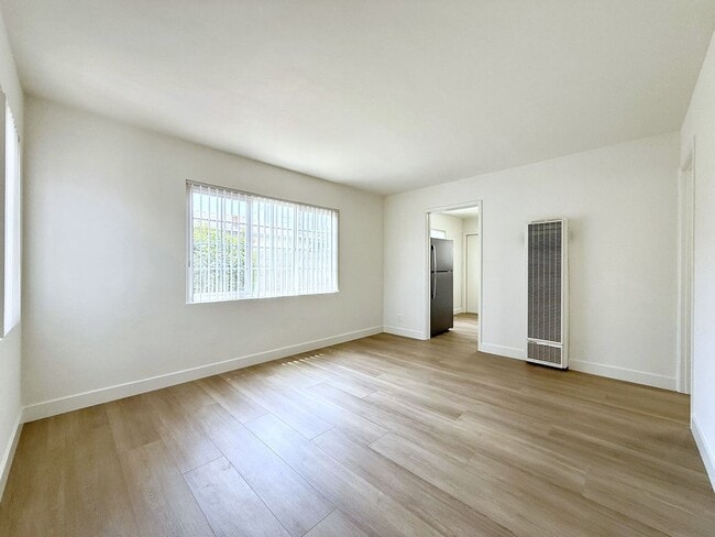Building Photo - Remodeled Duplex in South O!