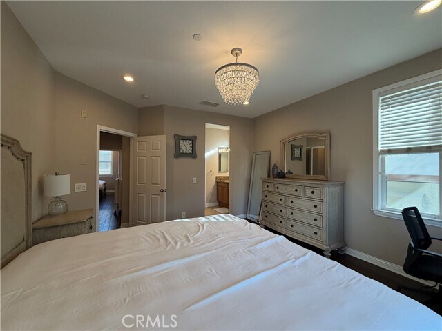 Building Photo - 615 W 1st St