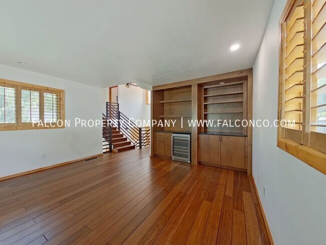 Building Photo - 122 Dolomite Dr