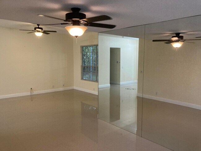 Building Photo - 1112 Wild Cherry Ln