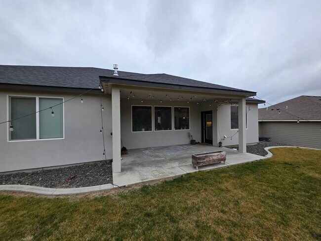 Building Photo - 7015 W 32nd Ave