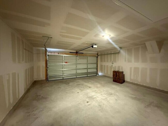 Building Photo - 18020 Lark Sparrow Dr