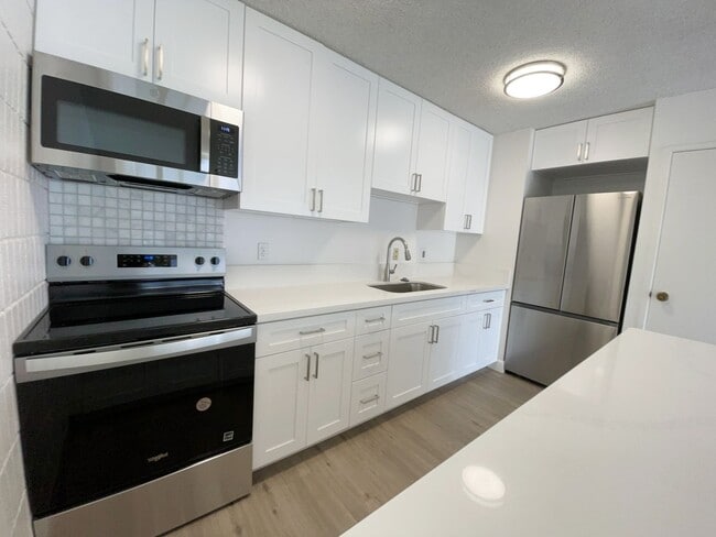 Building Photo - 827 Kinau St