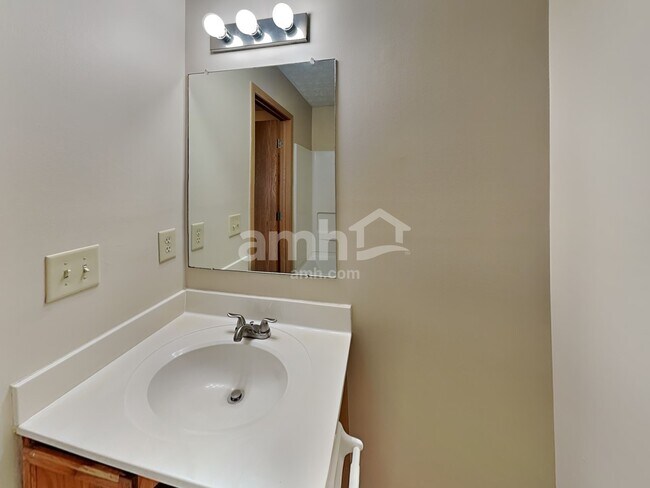 Building Photo - 7523 Canal Highlands Blvd