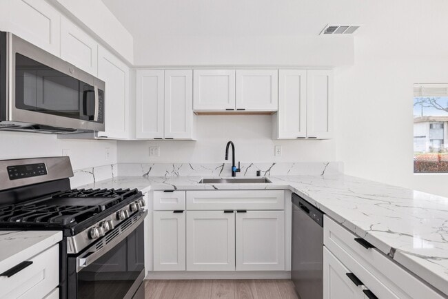 Building Photo - Ocean Villas Apartments