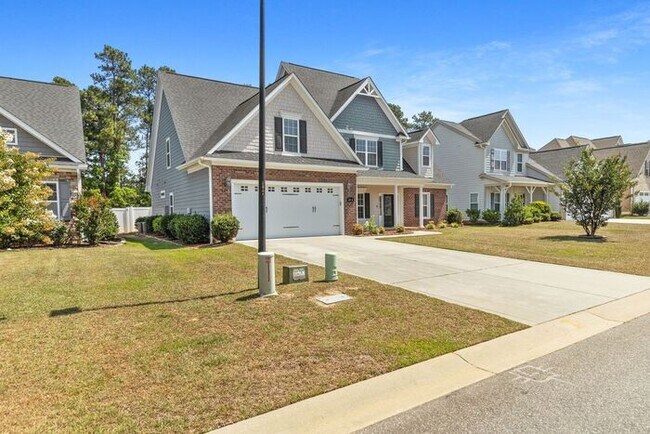 Building Photo - 5 Bedroom 3 Bath Home