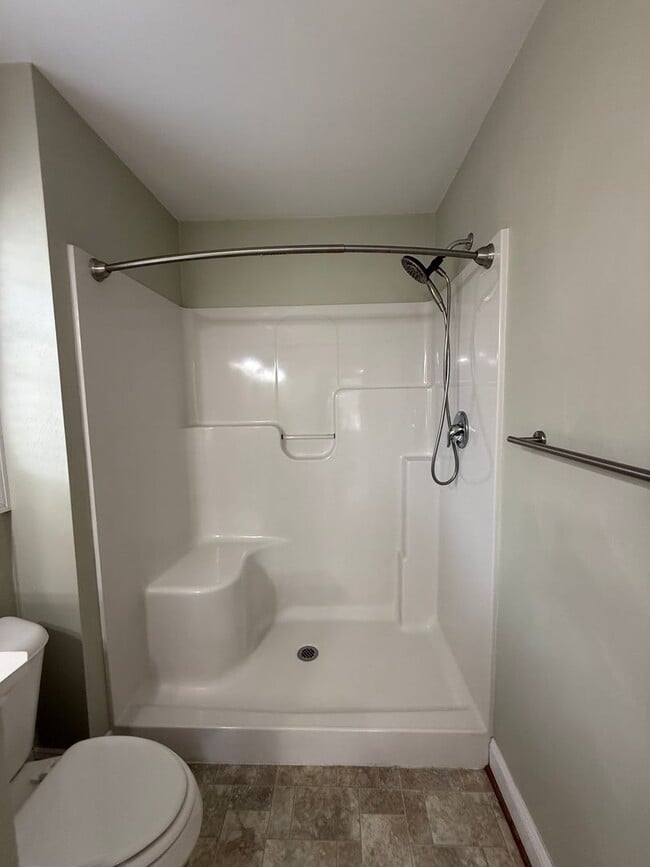 Building Photo - One Level 3 Bedroom 2 Bath Home in Hollins Area