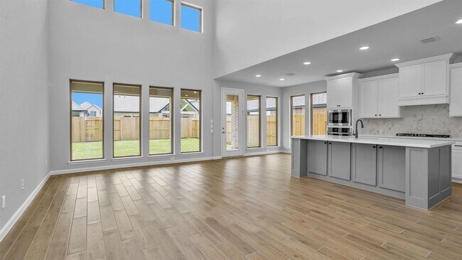 Building Photo - 10918 Spring Wind Dr