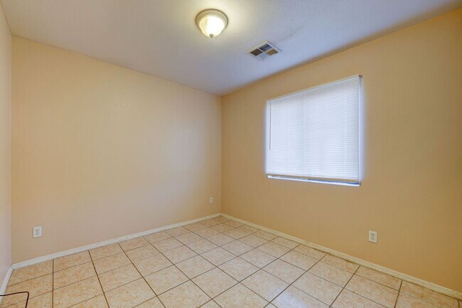 Building Photo - 102 Adams St