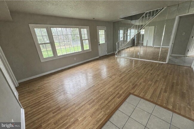 Building Photo - 75 Mainbridge Ln