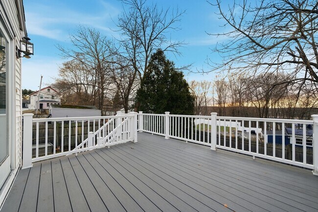 Building Photo - 99 Garfield Ave