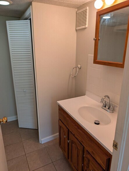 Building Photo - 5365 Van Buren Bay Ct