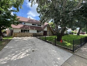 Building Photo - 3573 Ridgebriar Dr