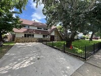 Building Photo - 3573 Ridgebriar Dr