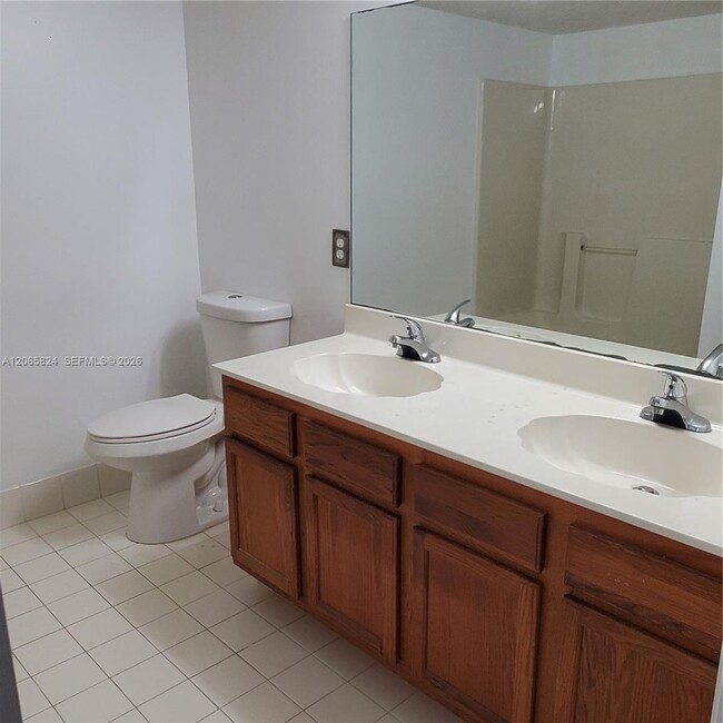 Building Photo - 9909 Westwood Dr