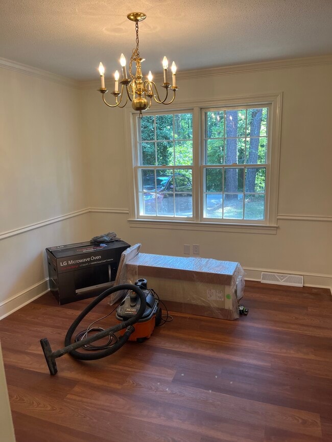 Building Photo - 4718 Rembert Dr