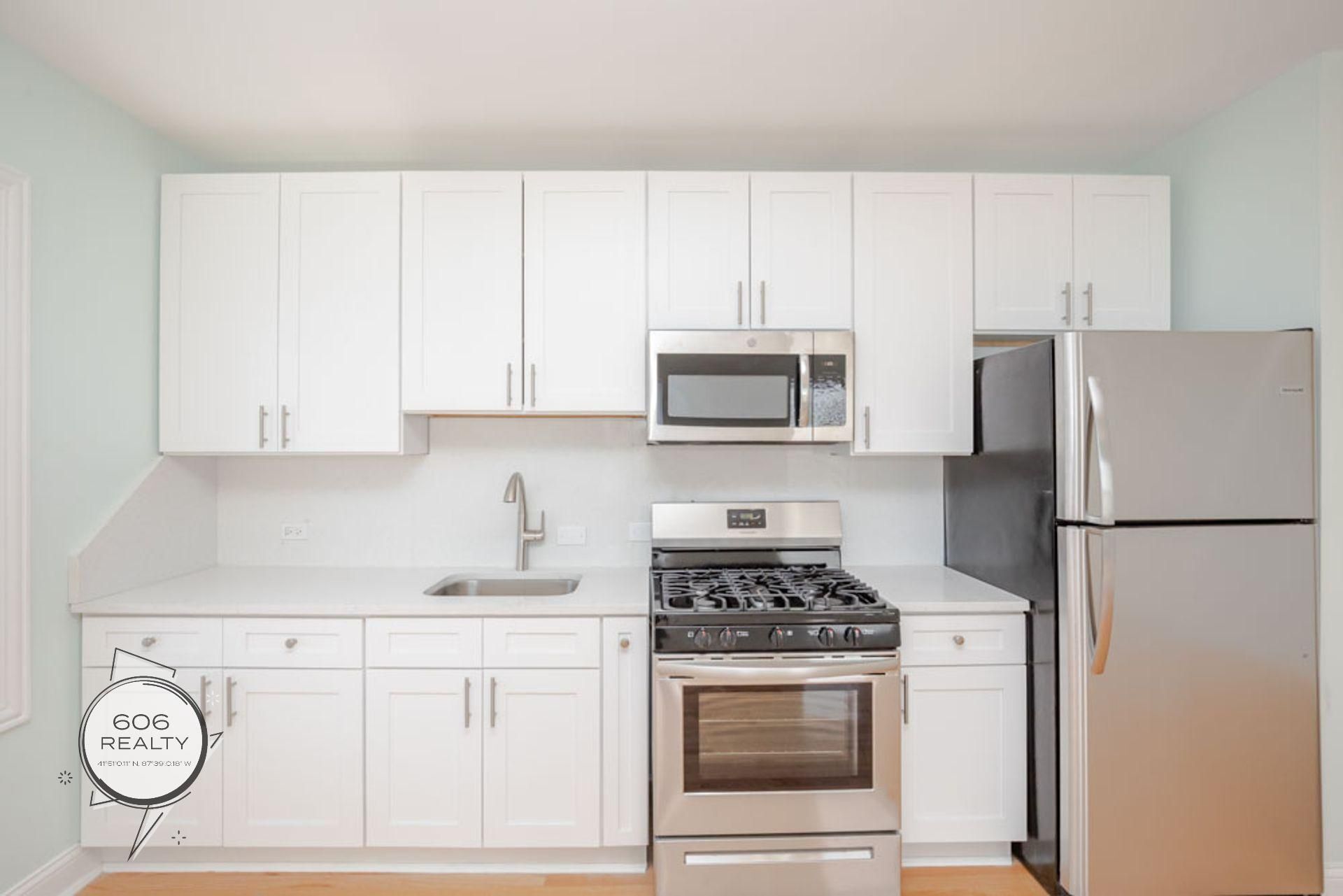 Building Photo - 4456 W Diversey Ave