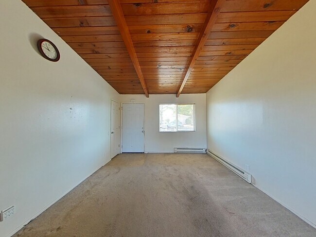 Building Photo - Duplex ~ Albany