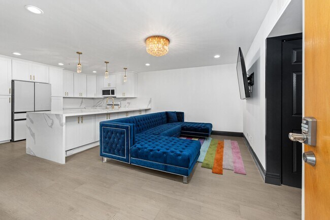 Building Photo - Stunning & fully upgraded 1BR/1BA residence in the heart of Little Italy