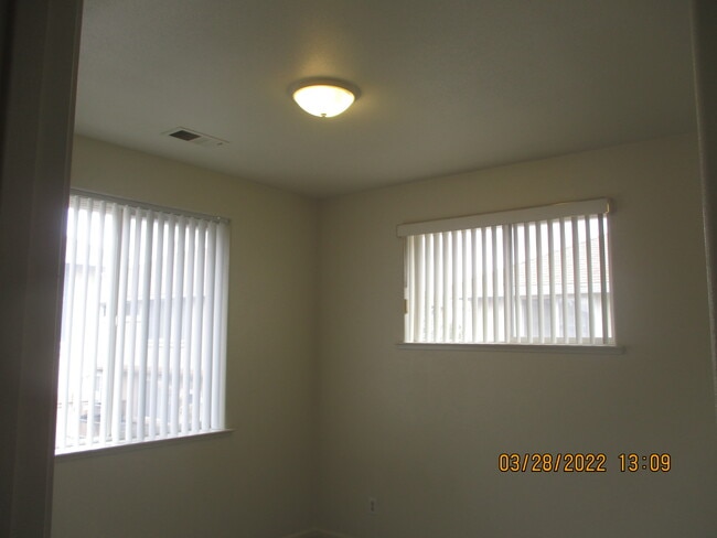 Building Photo - 1751 Pinewood Dr