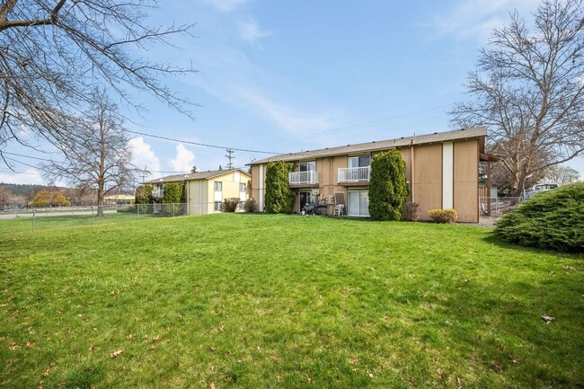 Building Photo - Newly Remodeled Mission Park Apartment!