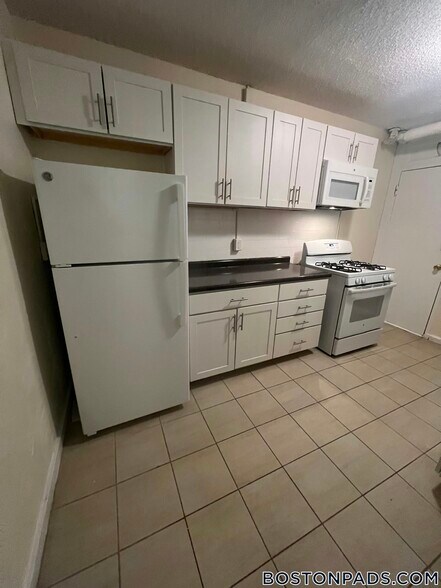 Building Photo - 7 Barrows St