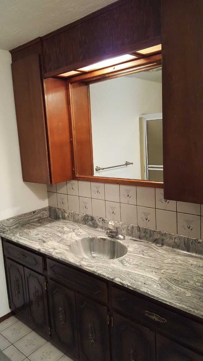 Building Photo - 2 bed, 2 bath, 2 car garage in Agnew