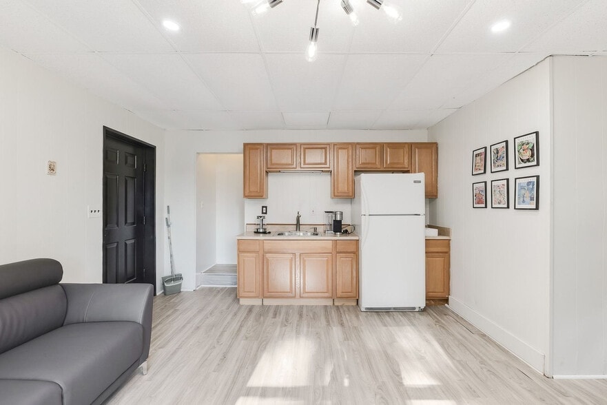 Building Photo - 64 Montebello Rd