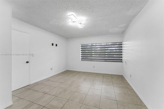 Building Photo - 6608 SW 114th Ave