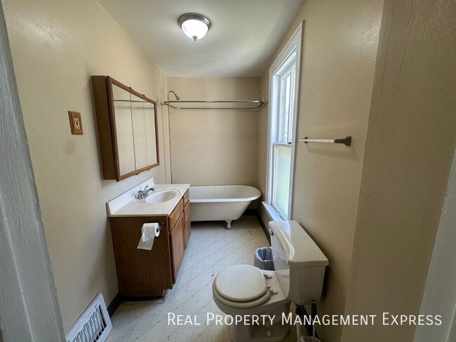 Building Photo - 1 Bed 1 Bath Main-Level Living in Sioux Falls