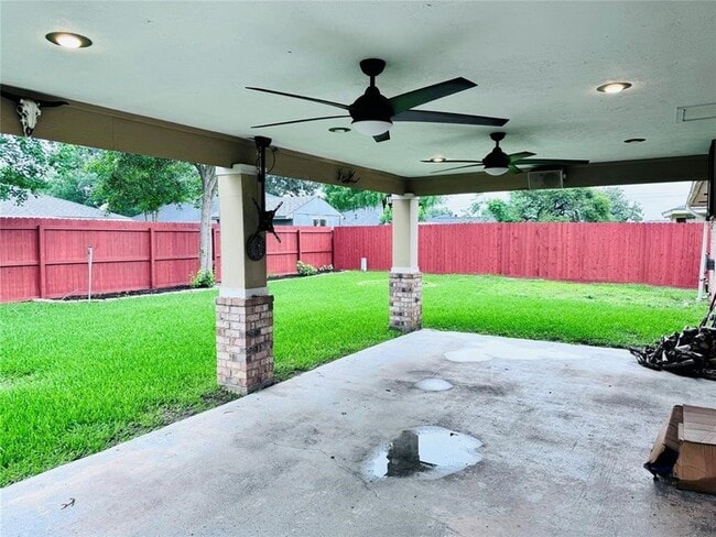 Building Photo - 3934 Thistlewood Dr